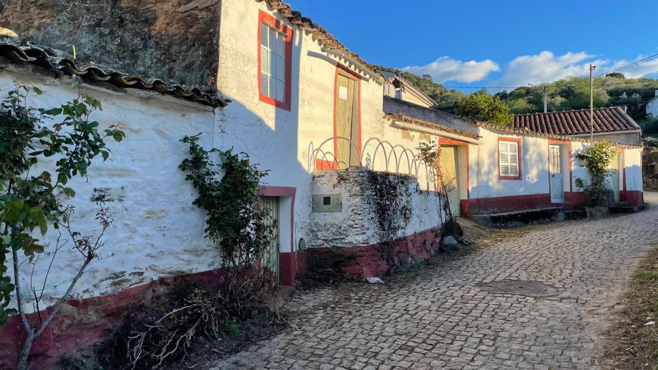 My Grandmas A casa das avós Vale de Figueira Exterior foto